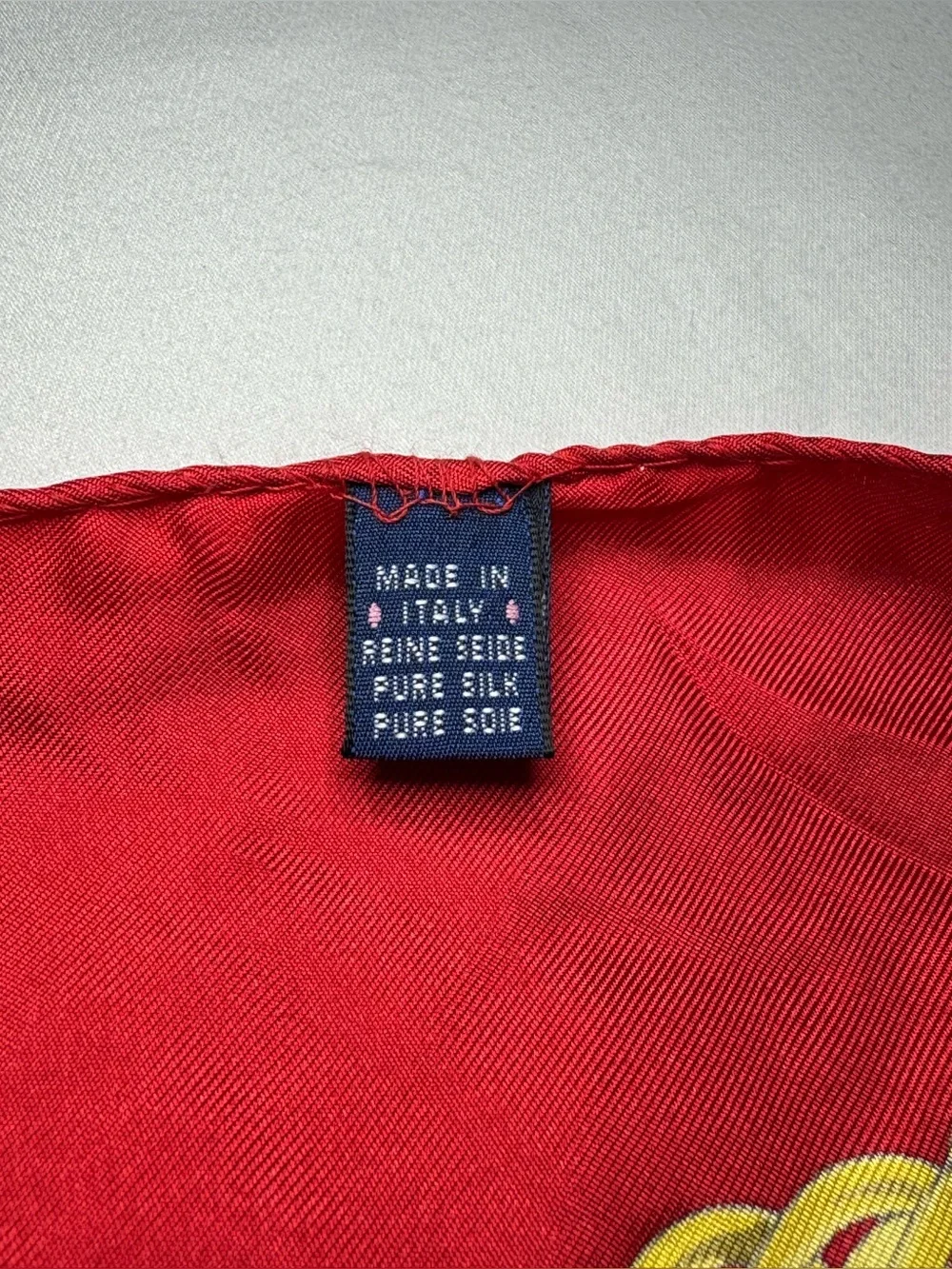 RARE VTG Mednikow Jewelers Silk Scarf Made In Italy Hand-Rolled Red Gold Chain